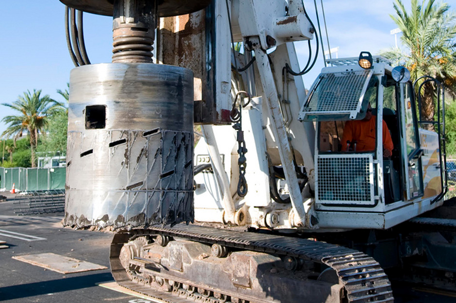 العاملون الذين يستخدمون آلة الكومبريسور للحفر وتكسير! titresimli8 - العاملون الذين يستخدمون آلة الكومبريسور للحفر وتكسير!