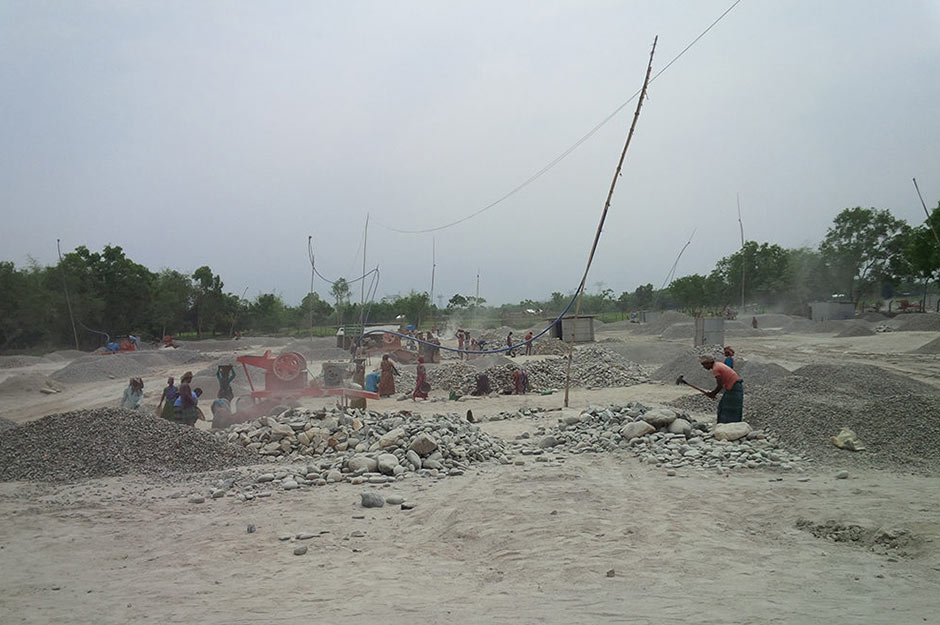 stone crushing yard silicosis - Bangladeş’teki taş kırma endüstrisi işçileri ölümcül silikozis hastalığına maruz bırakıyor